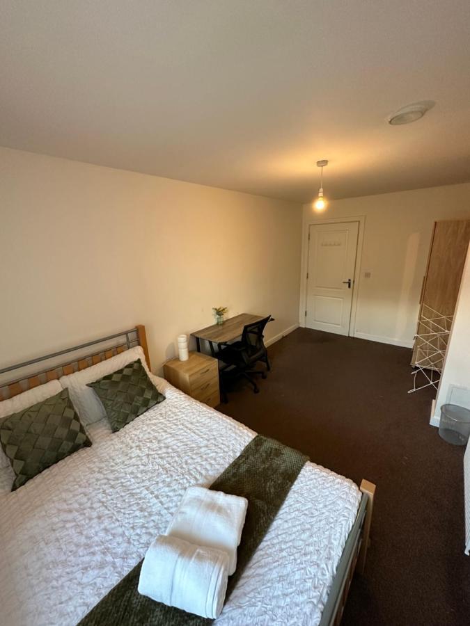 New Build 2 Bedroom With 2 Bath In Londres Exterior foto