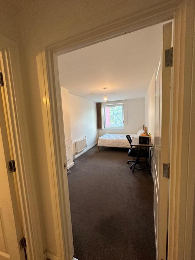 New Build 2 Bedroom With 2 Bath In Londres Exterior foto