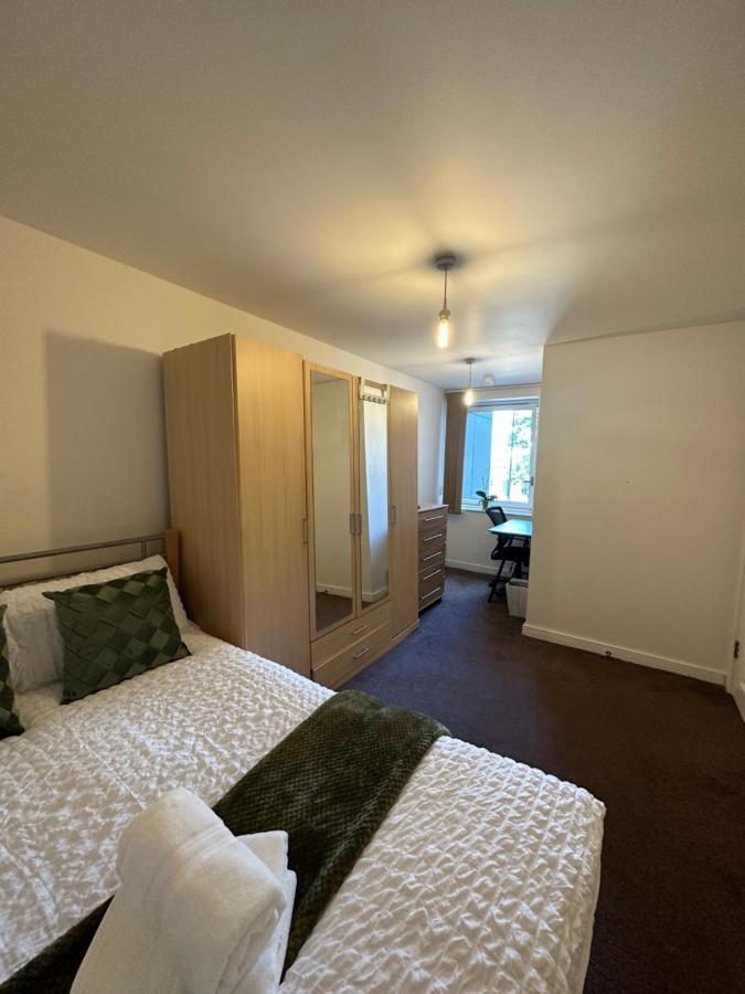 New Build 2 Bedroom With 2 Bath In Londres Exterior foto