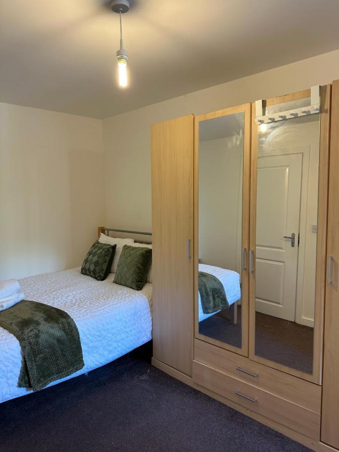 New Build 2 Bedroom With 2 Bath In Londres Exterior foto