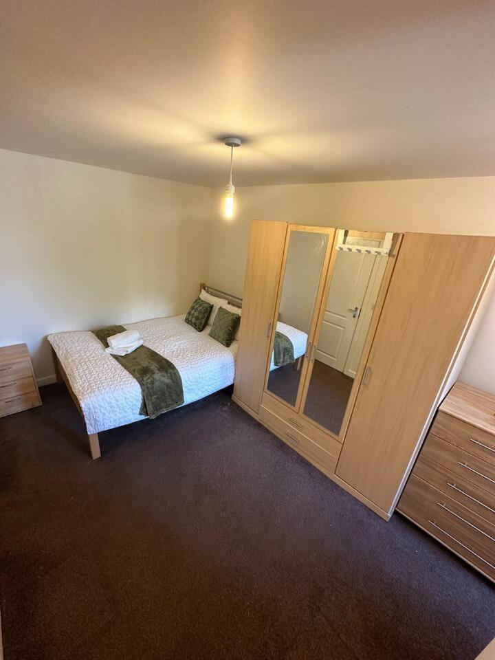 New Build 2 Bedroom With 2 Bath In Londres Exterior foto