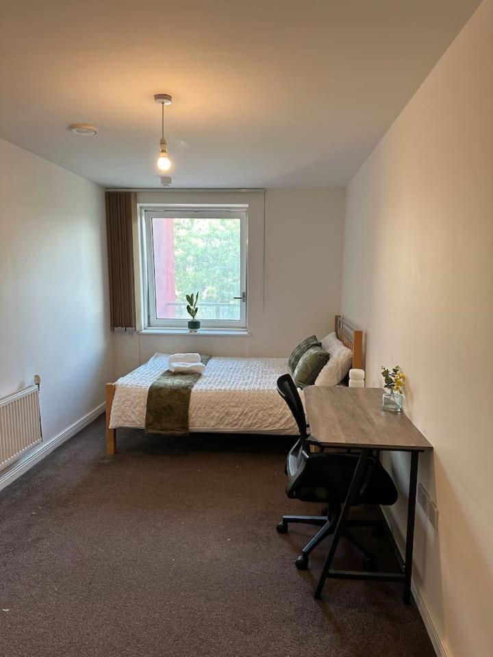 New Build 2 Bedroom With 2 Bath In Londres Exterior foto