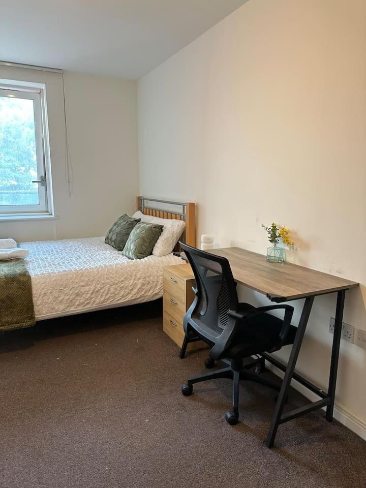 New Build 2 Bedroom With 2 Bath In Londres Exterior foto