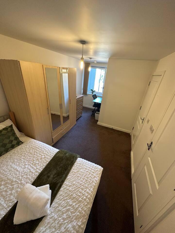 New Build 2 Bedroom With 2 Bath In Londres Exterior foto