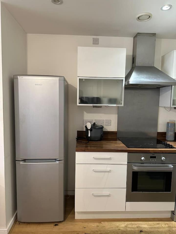 New Build 2 Bedroom With 2 Bath In Londres Exterior foto