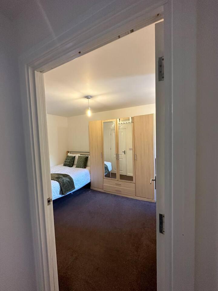 New Build 2 Bedroom With 2 Bath In Londres Exterior foto